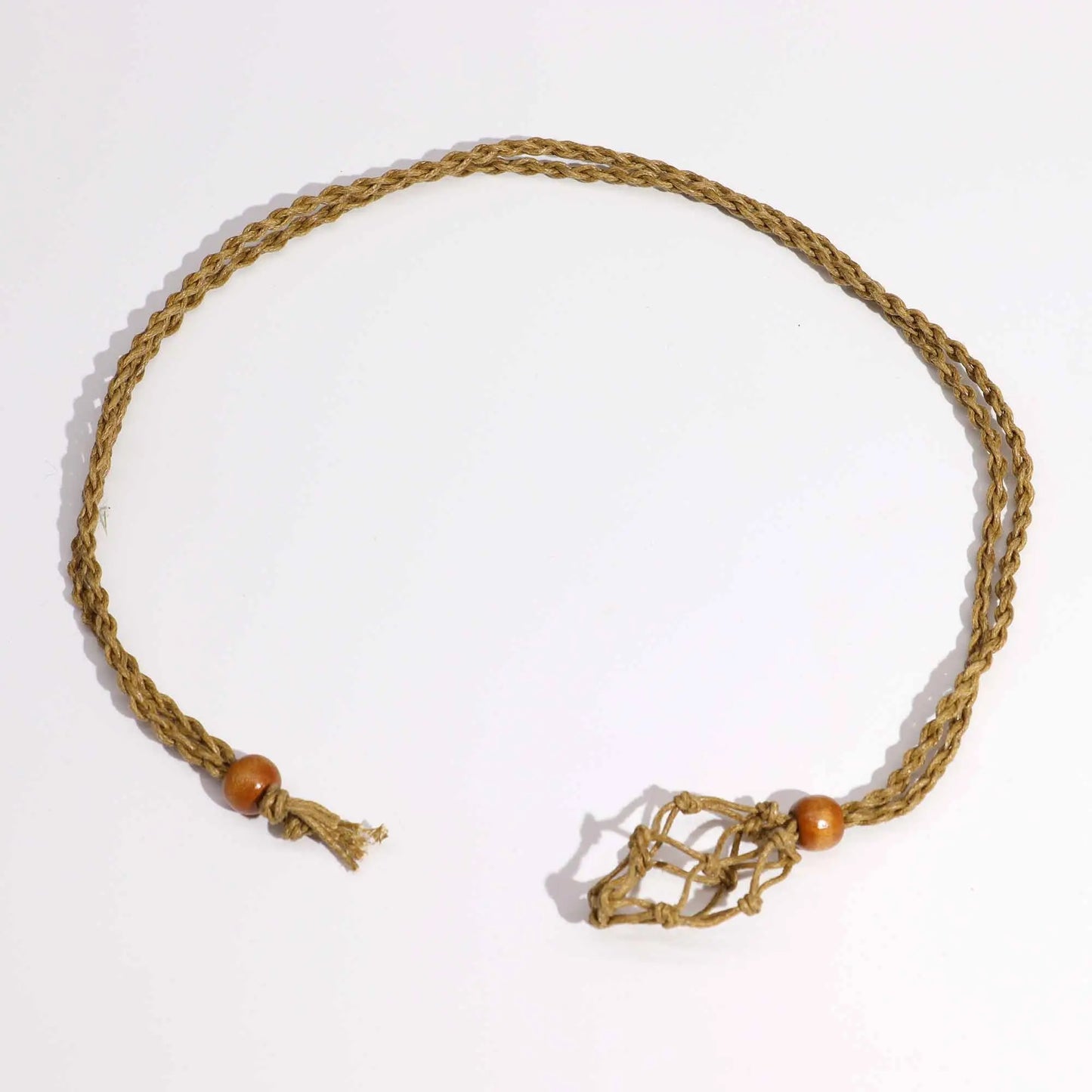 Collier en corde pour pierres précieuses*
