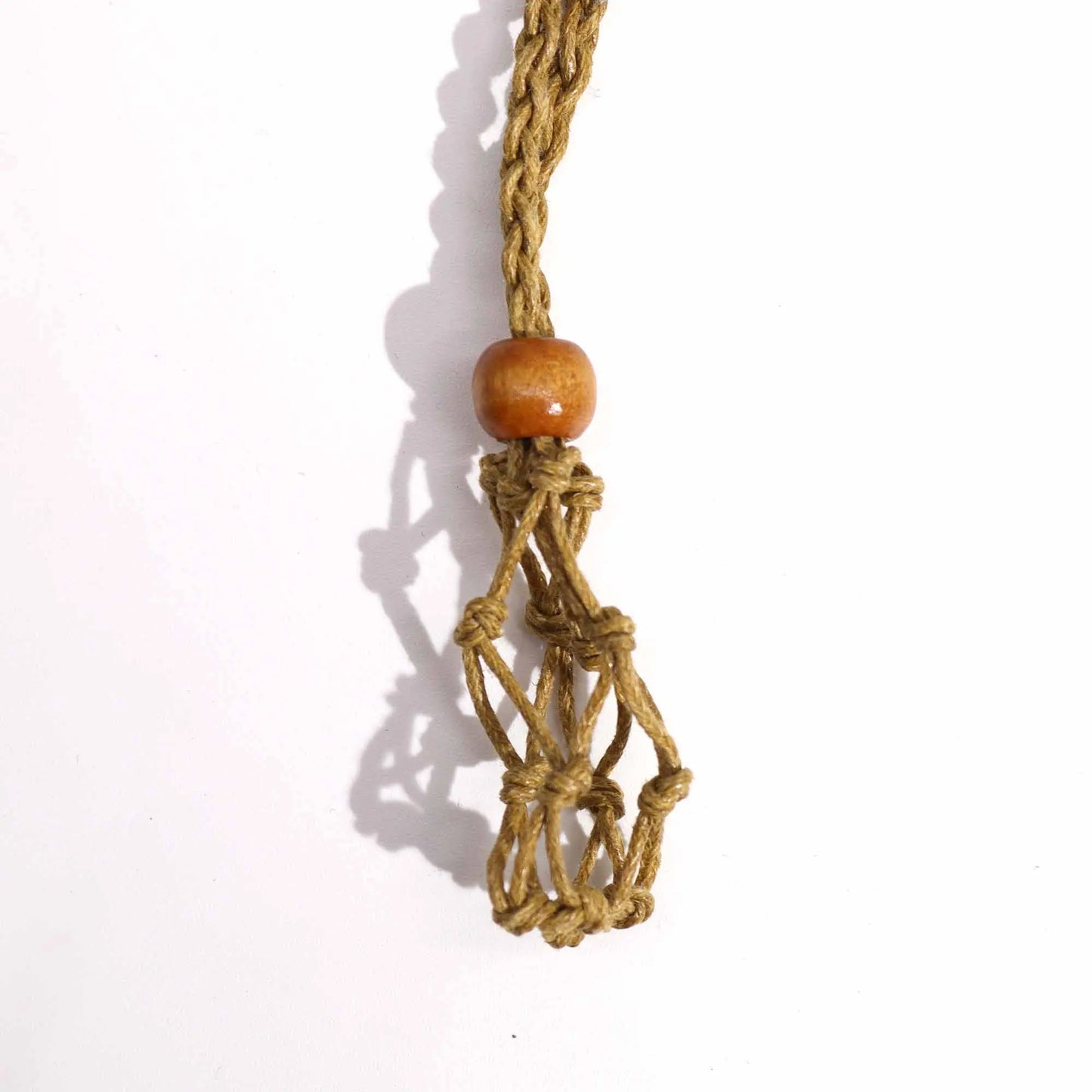Collier en corde pour pierres précieuses*